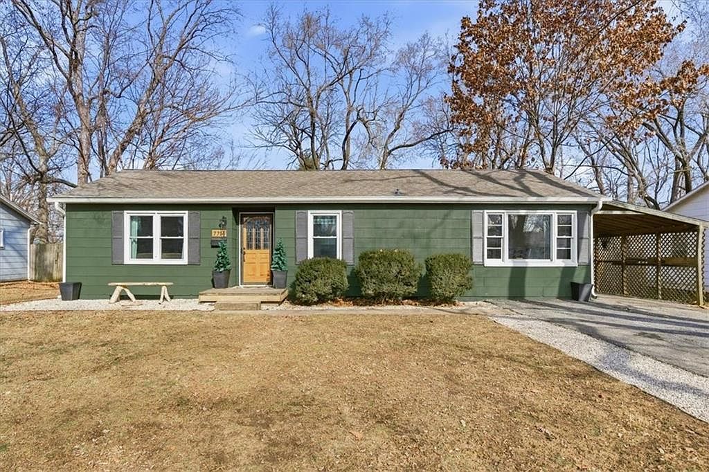 7714 W 66th Ter Overland Park, KS 66202 - Thumbnail 2