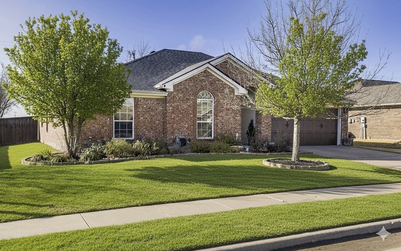 326 Sagebrush Ln Waxahachie, TX 75165 - Thumbnail 2