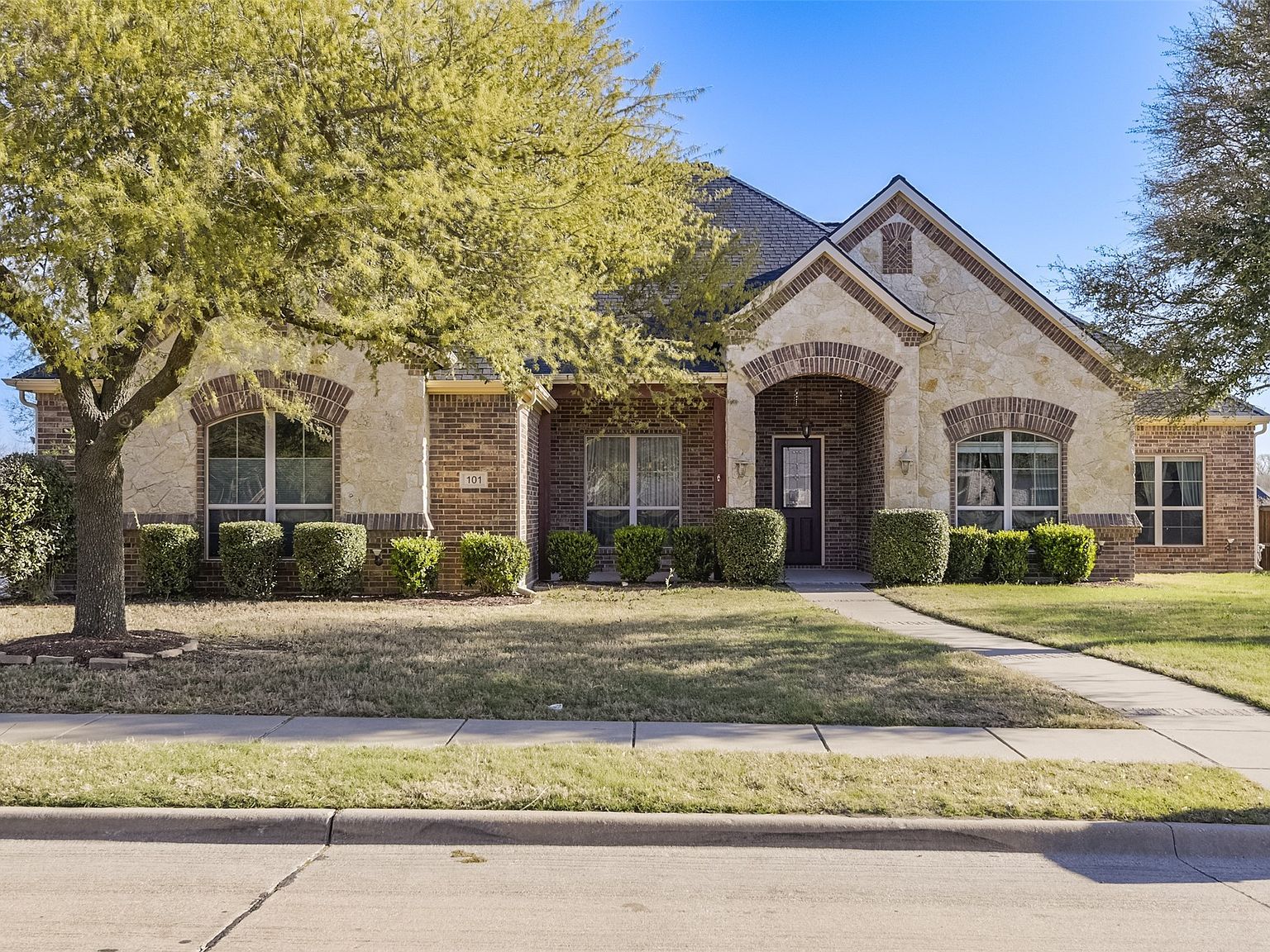 101 Tee Side Dr Waxahachie, TX 75165  | Single Family