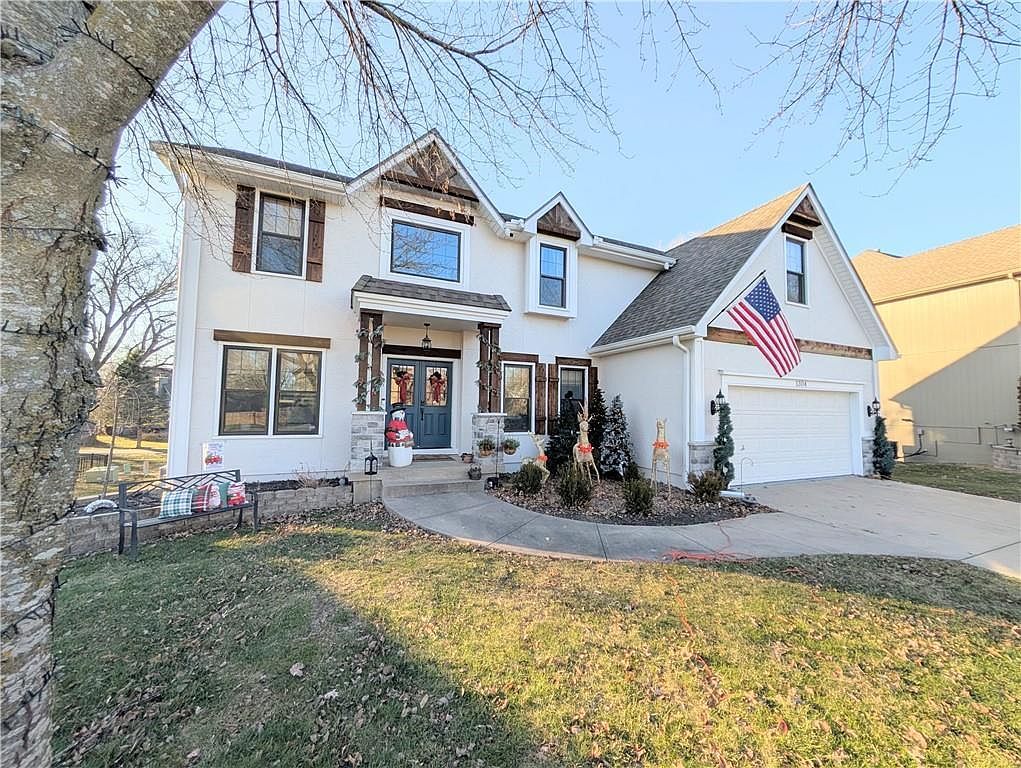 1304 SW Surrey Trce Lees Summit, MO 64081 - Thumbnail 2