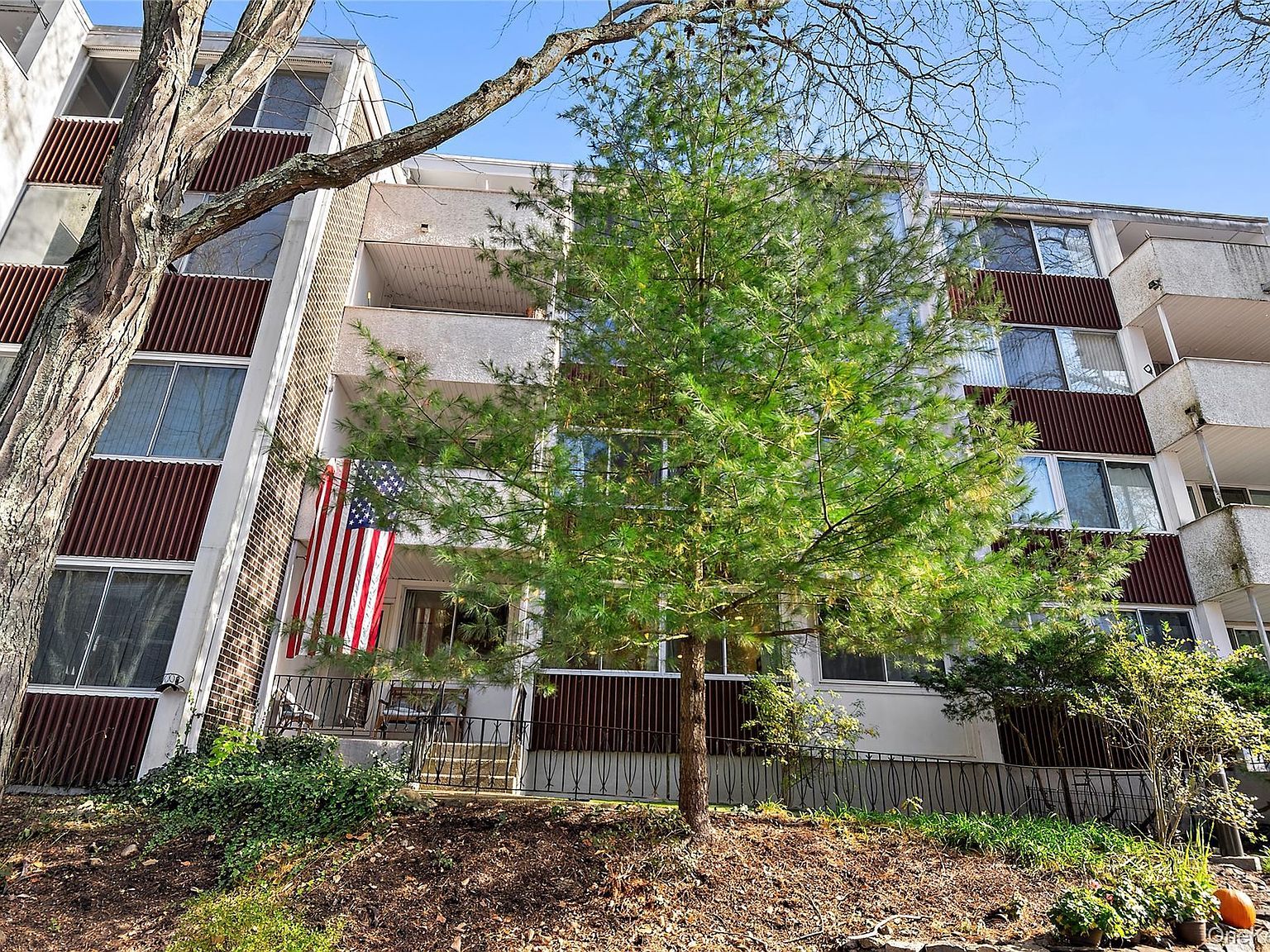 1005 Colony Dr Hartsdale, NY 10530  | Condominium