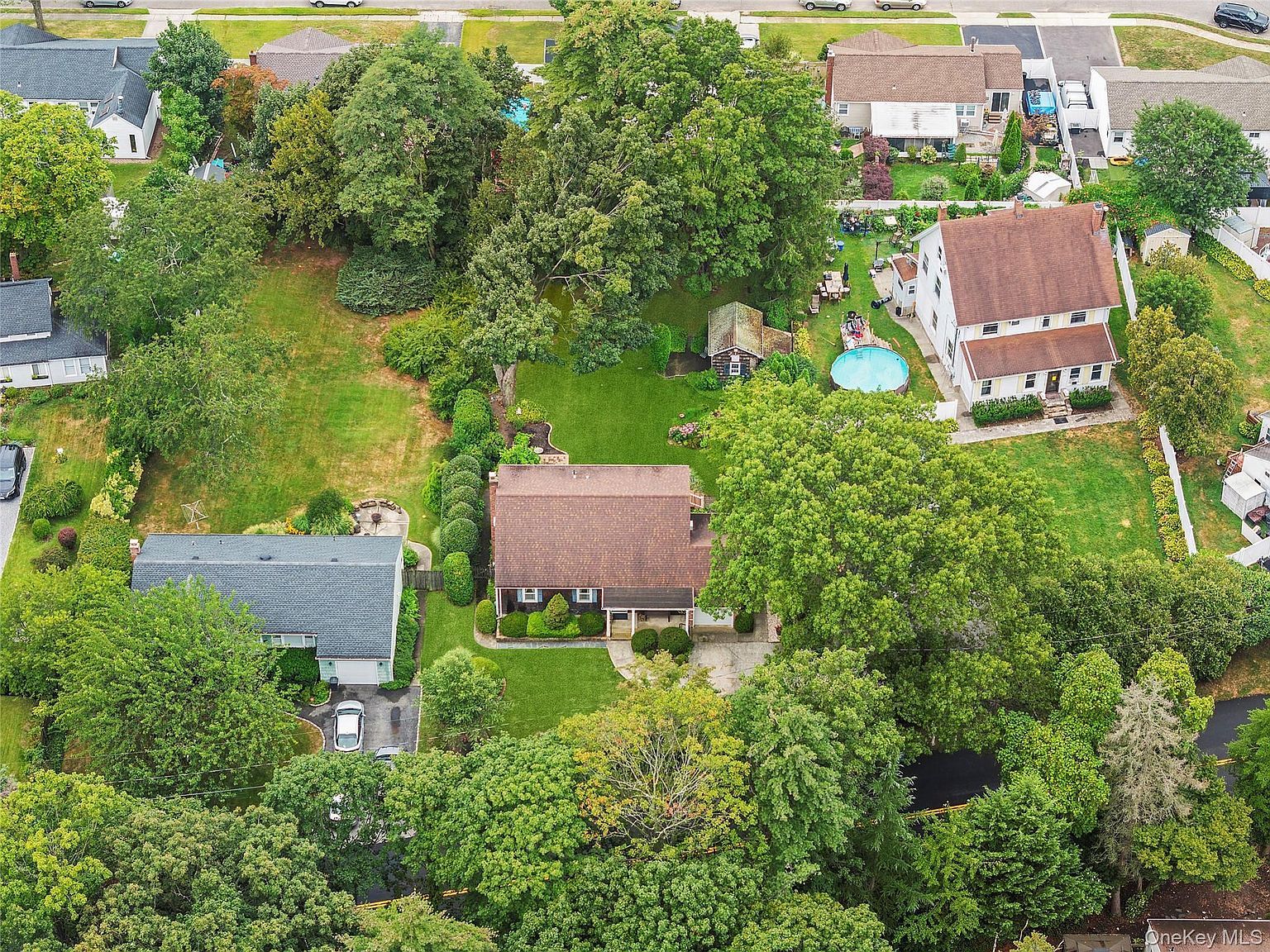 222 Half Hollow Rd Deer Park, NY 11729 - Thumbnail 2