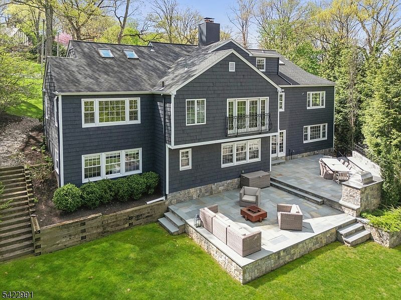 18 Devon Rd Summit, NJ 07901  | Single Family