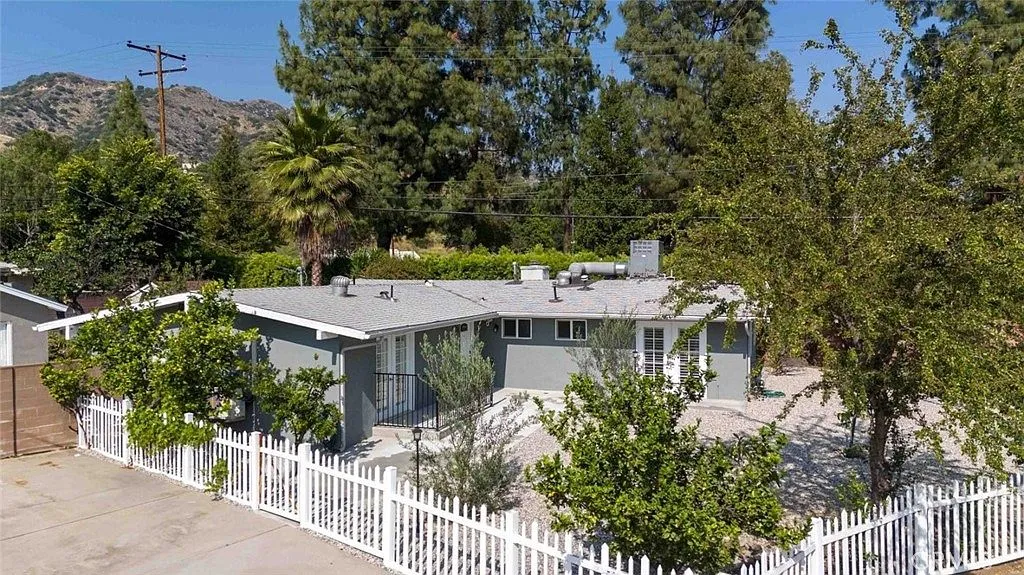301 W Ashby St Azusa, CA 91702, 91702
