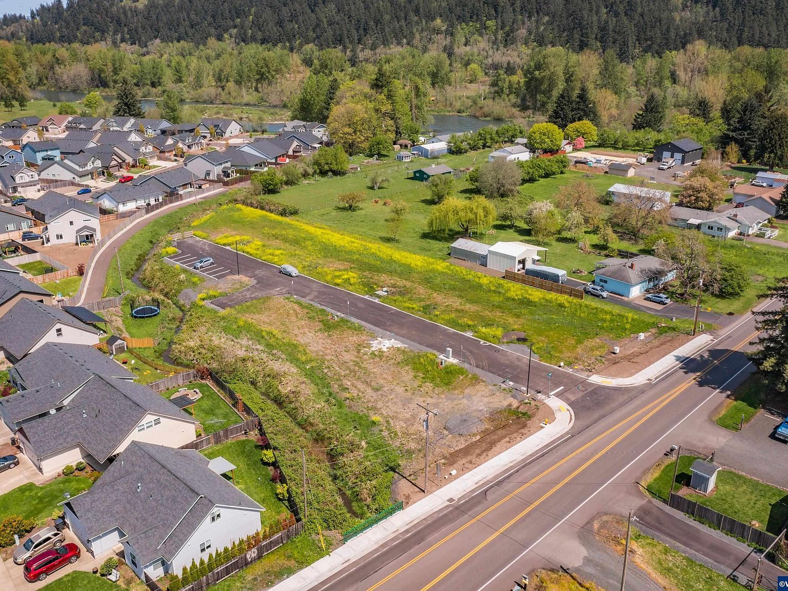 2474 Roll Tide 2476 Ct Lebanon, OR 97355 - Thumbnail 2