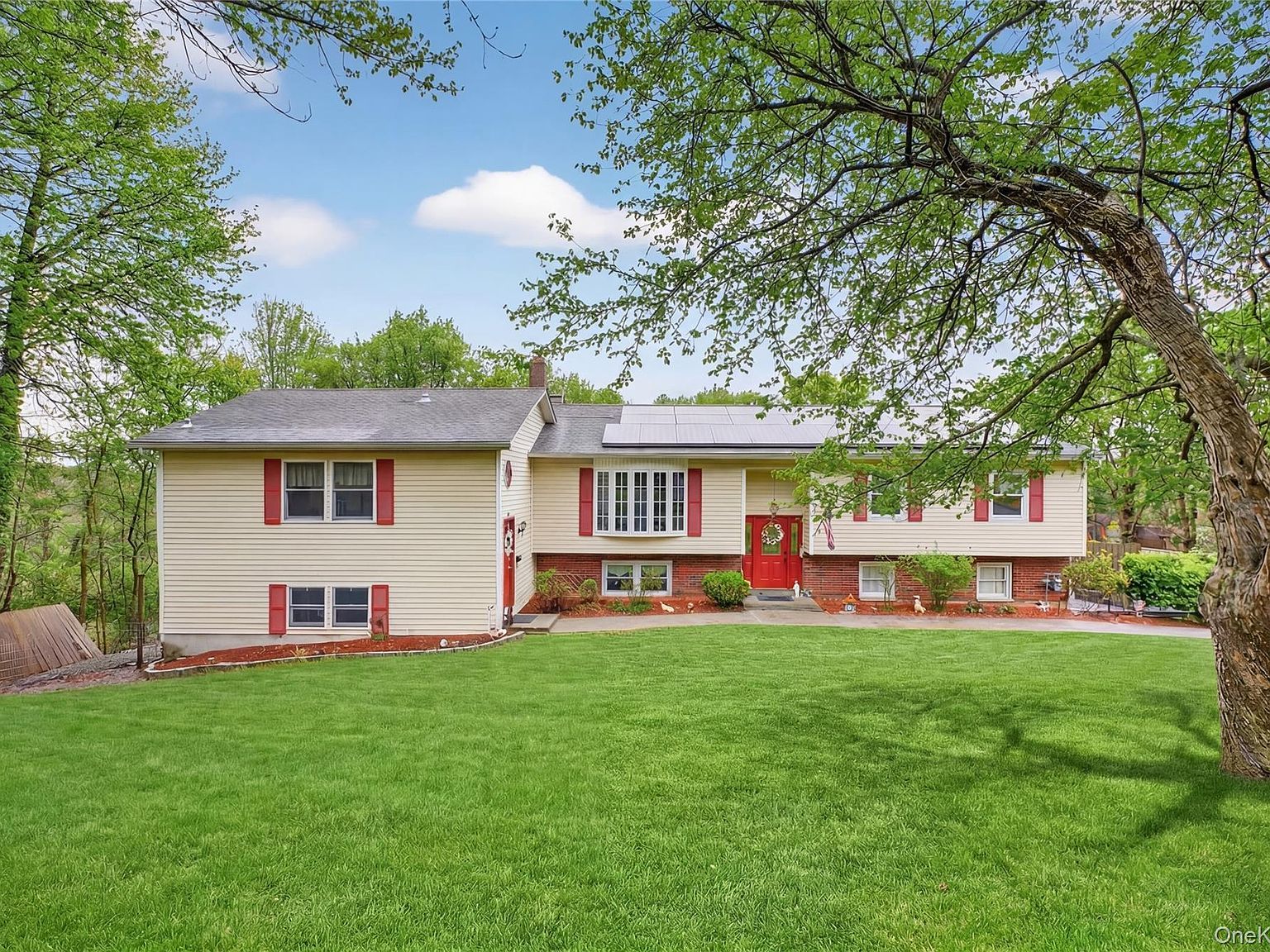 81 Brandy Ln Wappingers Falls, NY 12590 - Thumbnail 2