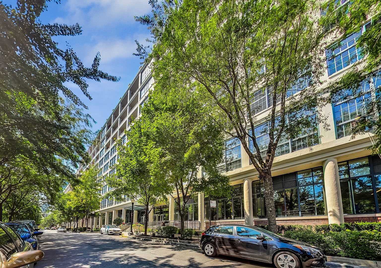 900 N Kingsbury St APT 821 Chicago, IL 60610 - Thumbnail 2