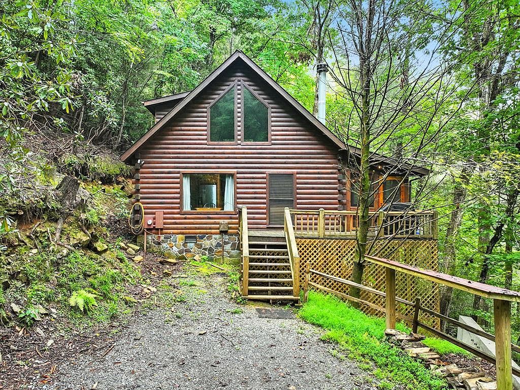 425 River Bend Ct Ellijay, GA 30540 - Thumbnail 2