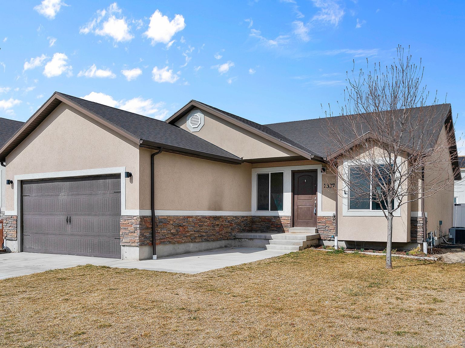 1337 E Skip St Eagle Mountain, UT 84005 - Thumbnail 2