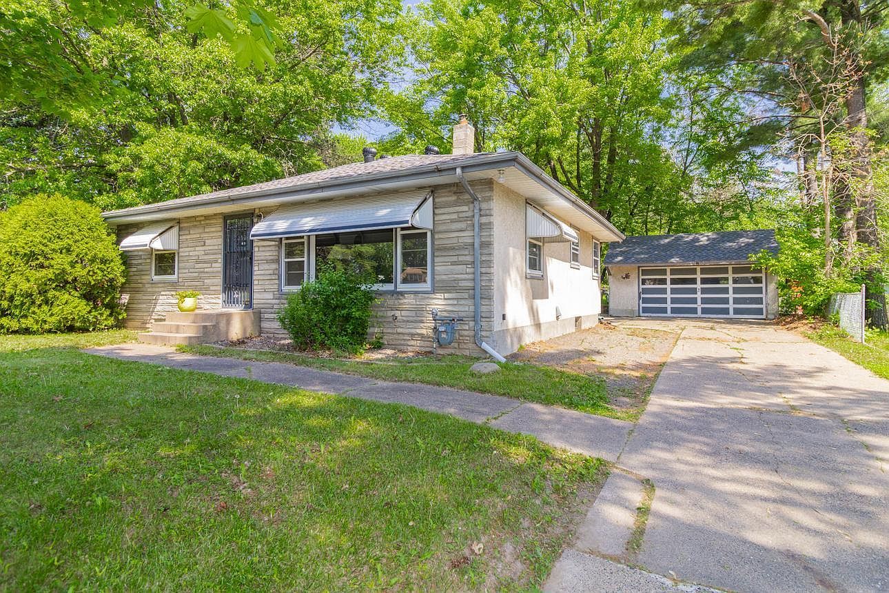 1751 Larpenteur Ave E Maplewood, MN 55109, 55109