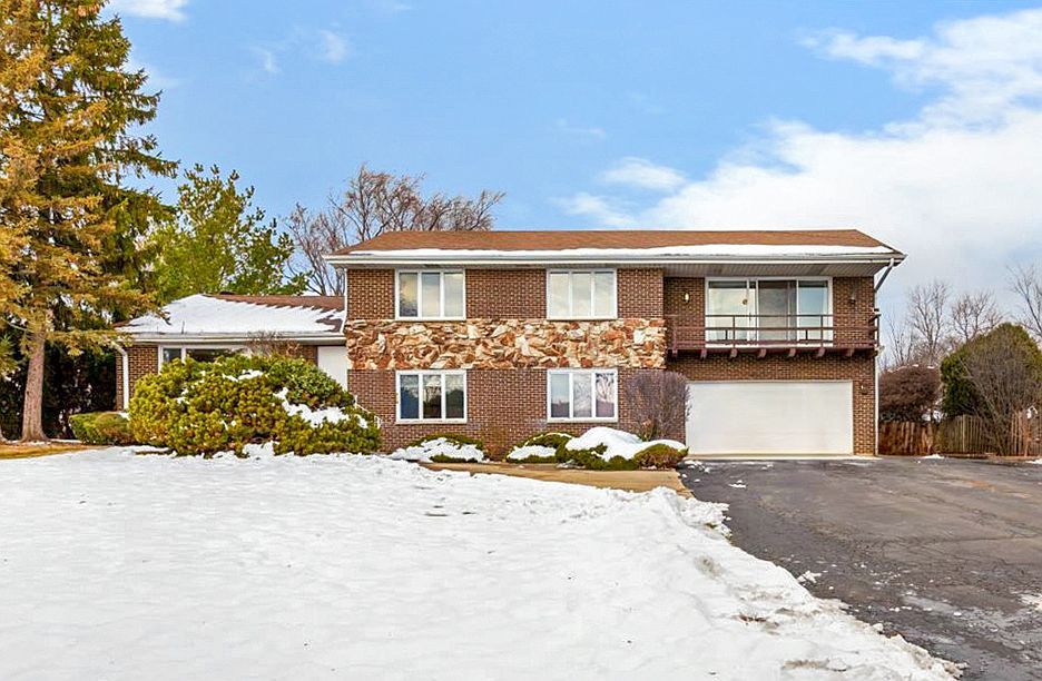 (undisclosed Address) Northbrook, IL 60062 - Thumbnail 2