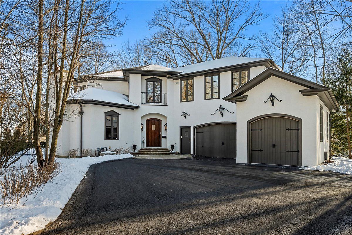 697 Bluff Rd Lake Bluff, IL 60044 - Thumbnail 2