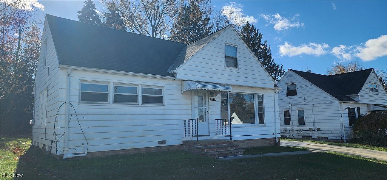 9516 Alexander Rd, Garfield Heights, OH, 44125 - Thumbnail 2