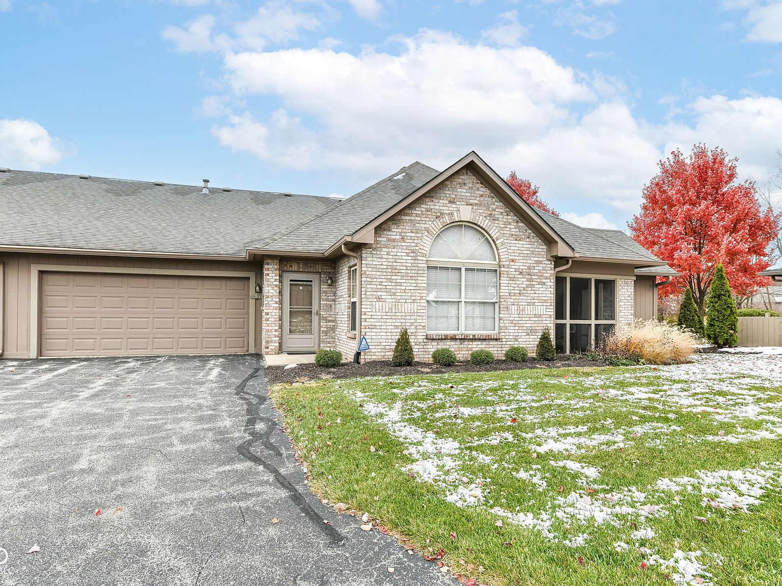 11139 Tisbury Ct Fishers, IN 46038 - Thumbnail 2