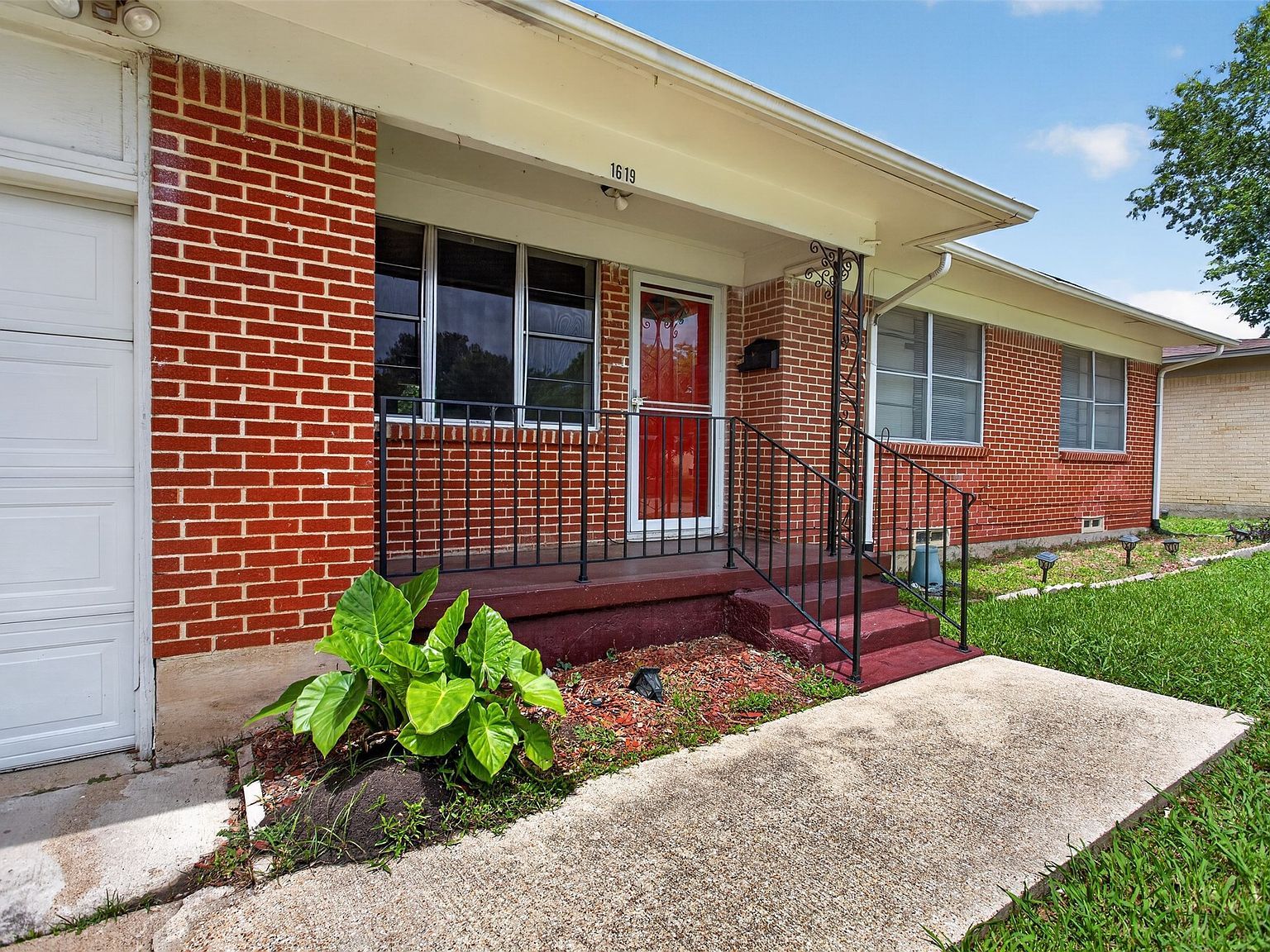 1619 Longview St Mesquite, TX 75149, 75149