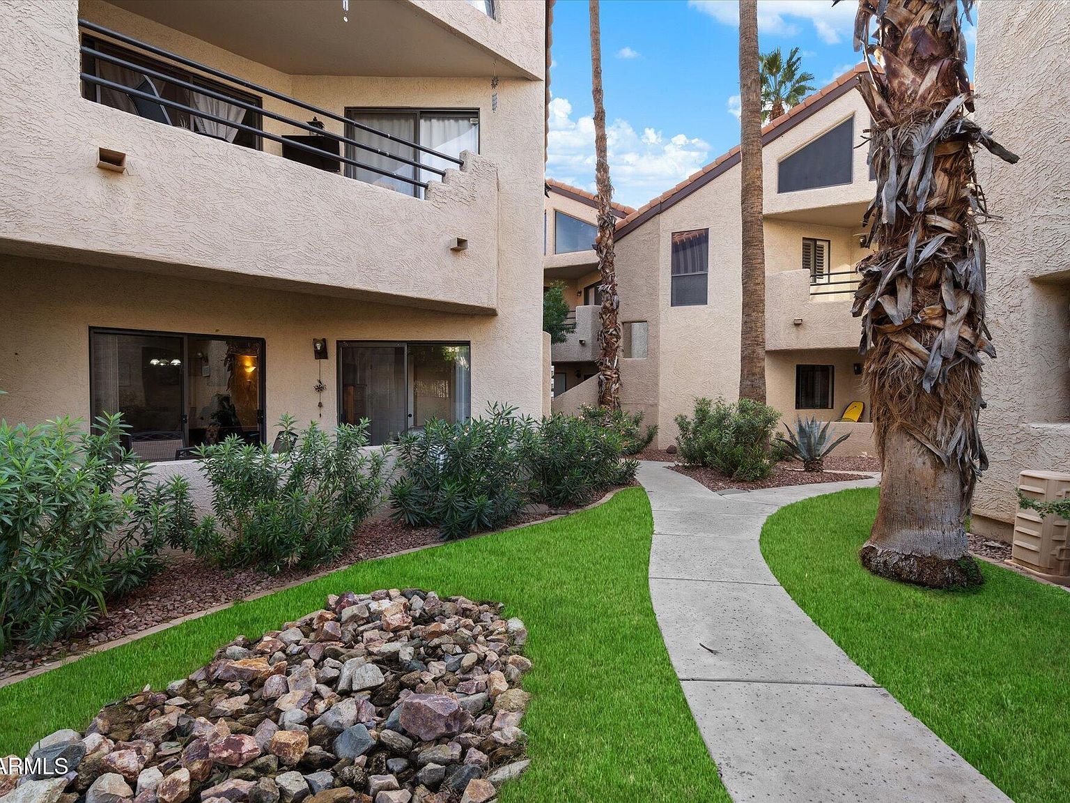 10301 N 70th St UNIT 106 Paradise Valley, AZ 85253 - Thumbnail 2