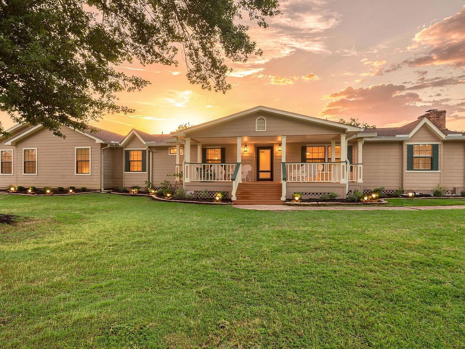 103 Roundabout Ln Huntsville, TX 77320, 77320