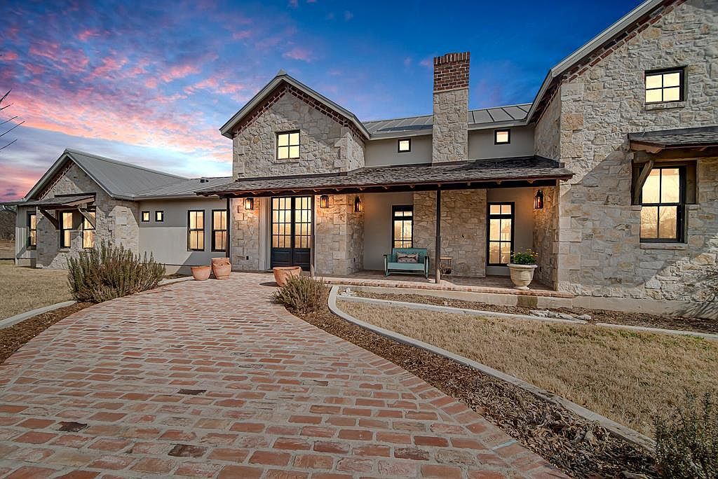 146 Metzger Rd Fredericksburg, TX 78624  | Single Family