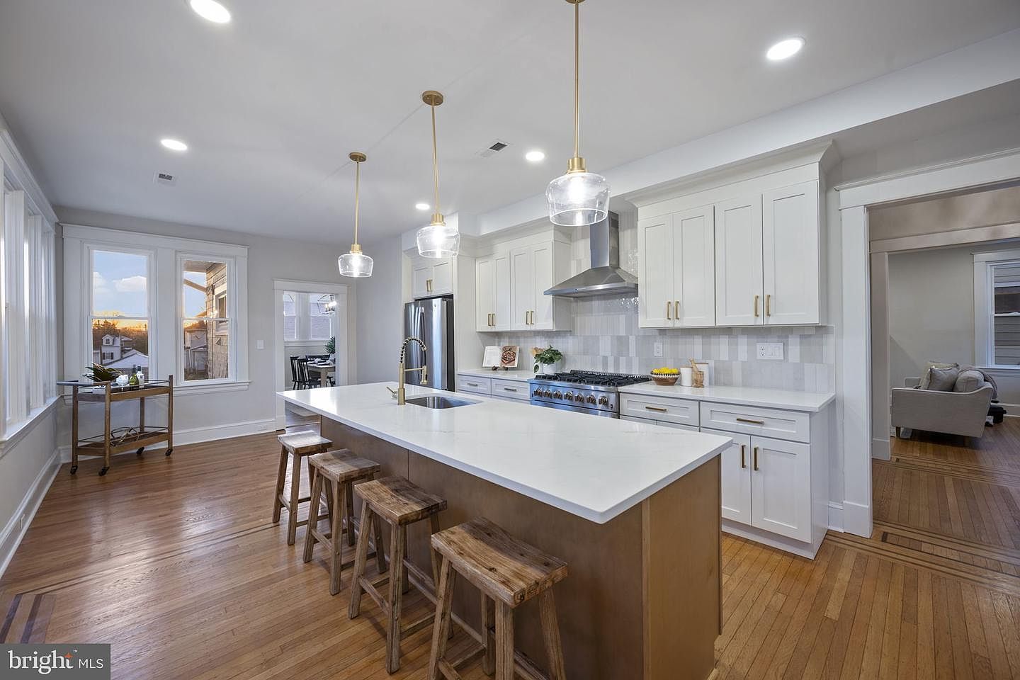 1010 Leeds Ave Baltimore, MD 21229 - Thumbnail 2