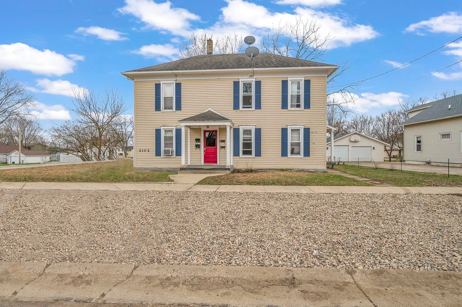 2102 Gary Ave Spirit Lake, IA 51360 - Thumbnail 2