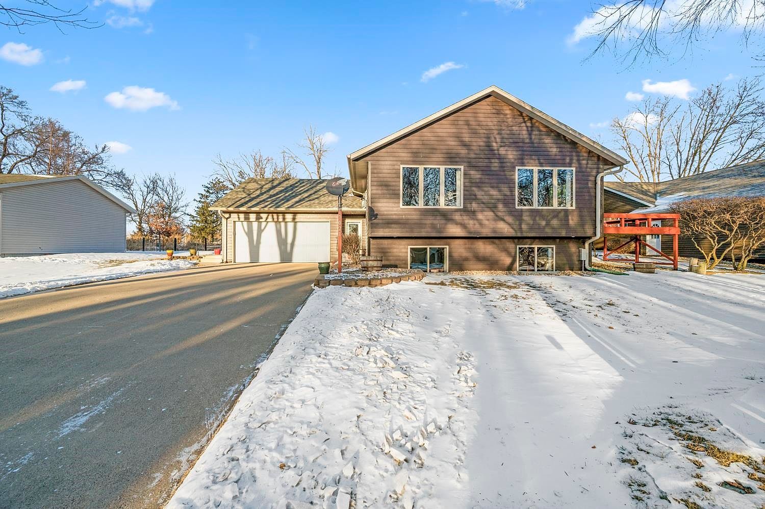 17021 255th Ave Spirit Lake, IA 51360 - Thumbnail 2