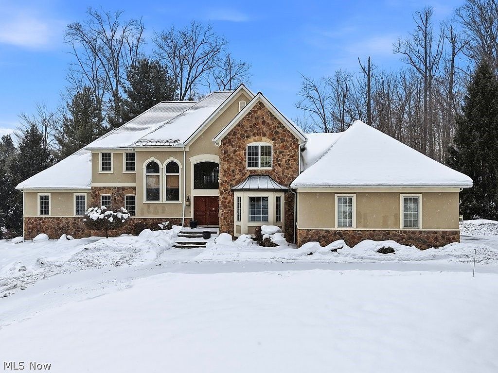 17416 Rambling Creek Trl Chagrin Falls, OH 44023 - Thumbnail 2