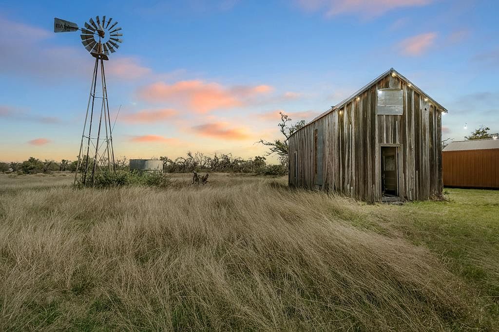 3527 Old Harper Rd Fredericksburg, TX 78624  | Single Family