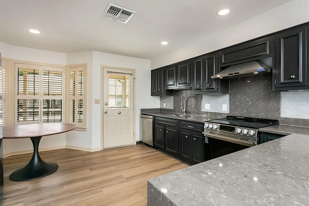 2611 Eisenhauer Rd #110 San Antonio, TX 78209  | Condominium