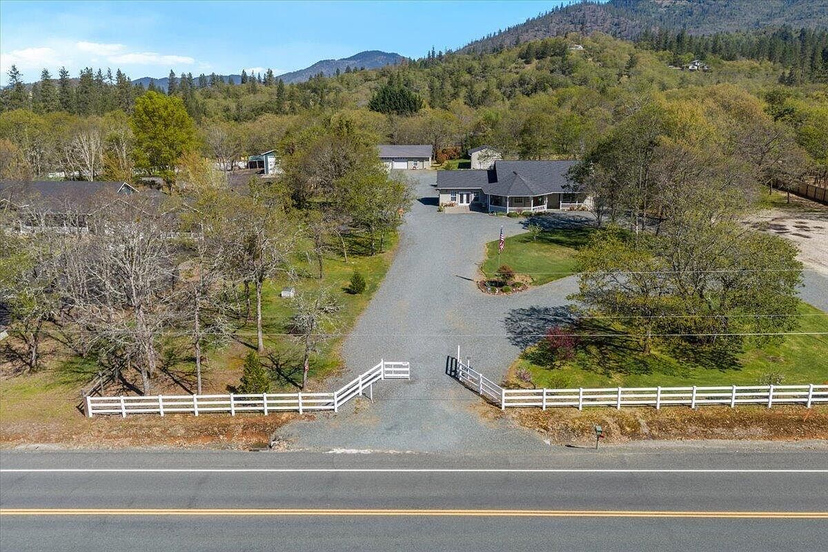 234 Lloyd Dr Grants Pass, OR 97526  | Single Family