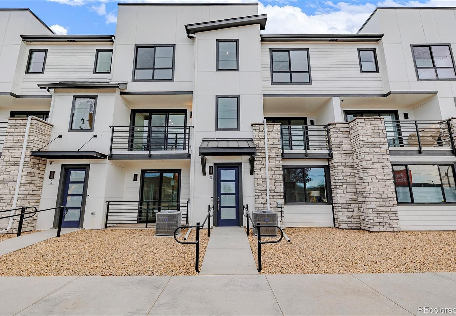 2078 S Holly St UNIT 3 Denver, CO 80222 - Thumbnail 2