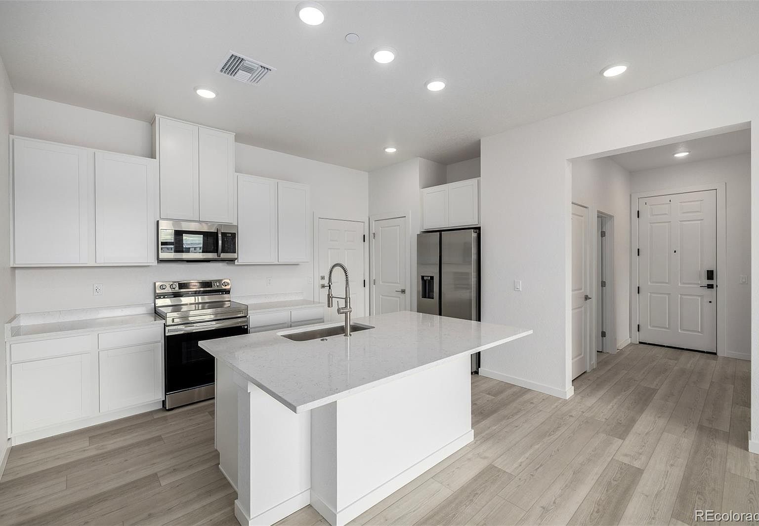 6153 N Ceylon St UNIT 4-108 Denver, CO 80249 - Thumbnail 2