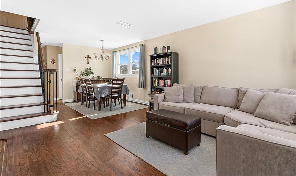 131 Crossfield Ave Staten Island, NY 10312 - Thumbnail 2