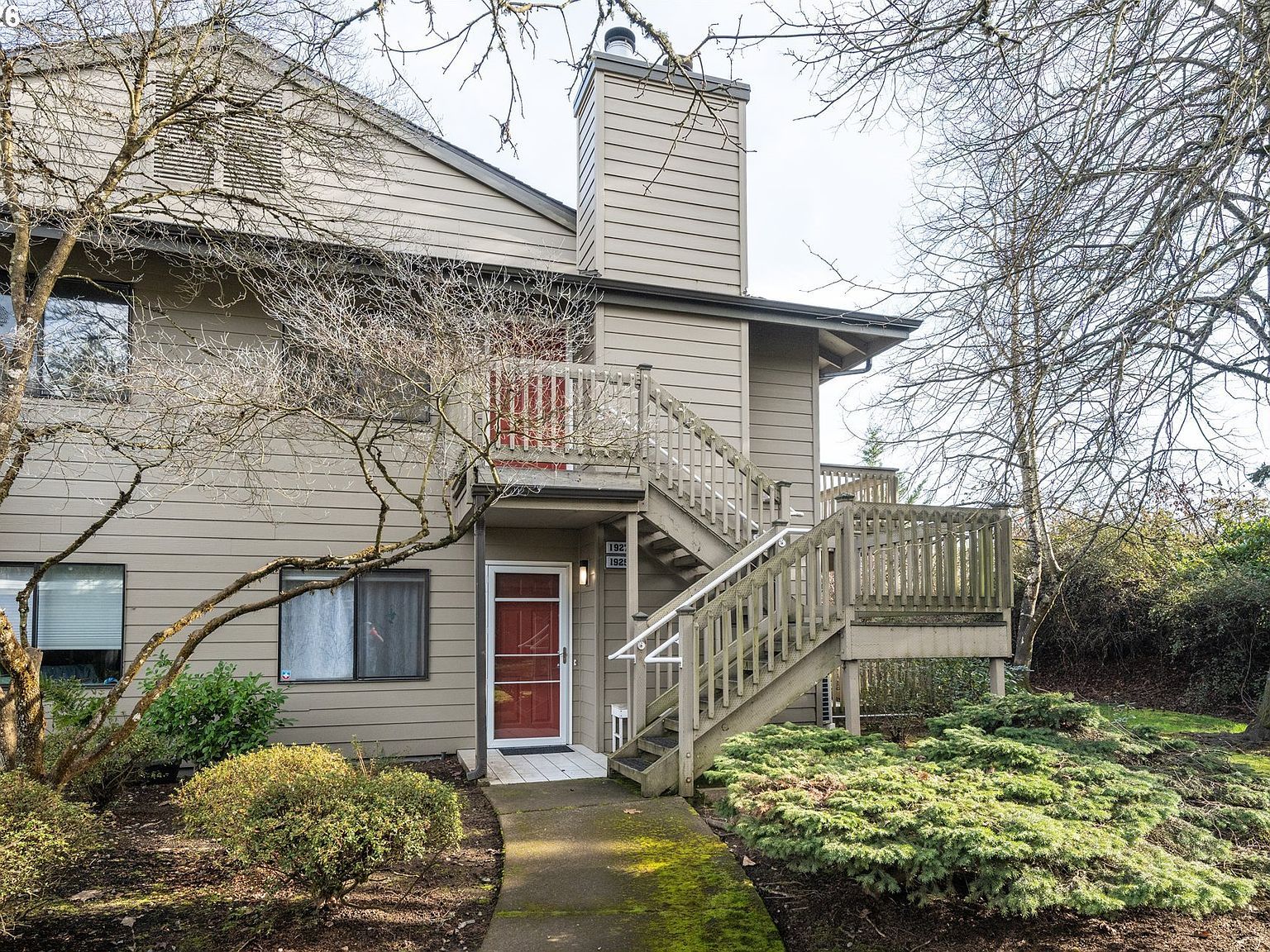 1927 Lake Isle Dr Eugene, OR 97401 - Thumbnail 2