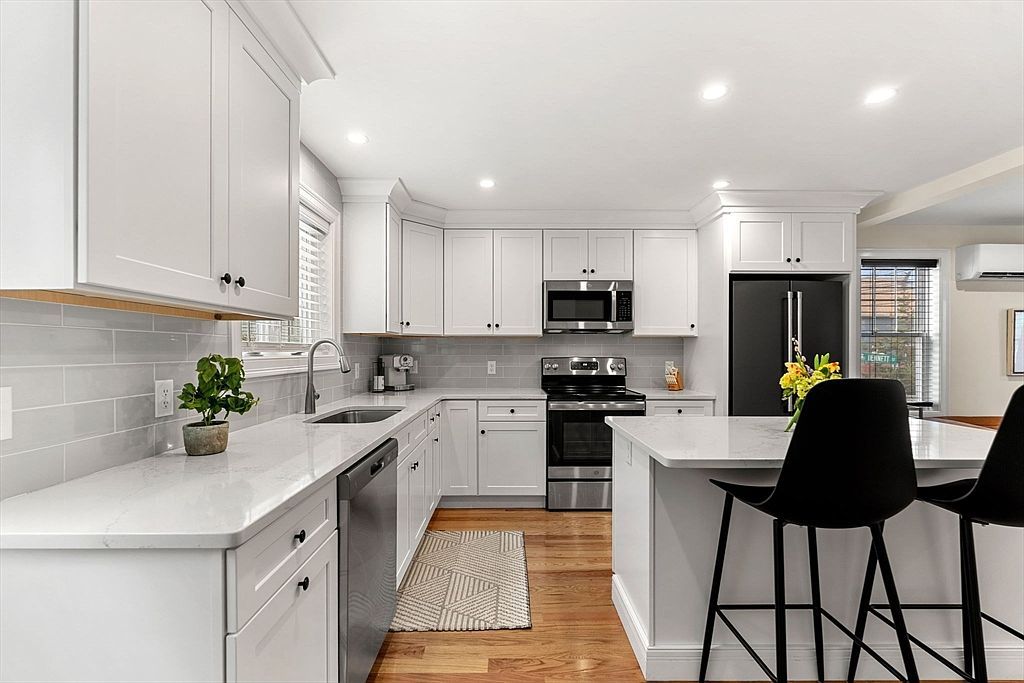 22 Pond St #2 Amesbury, MA 01913  | New build