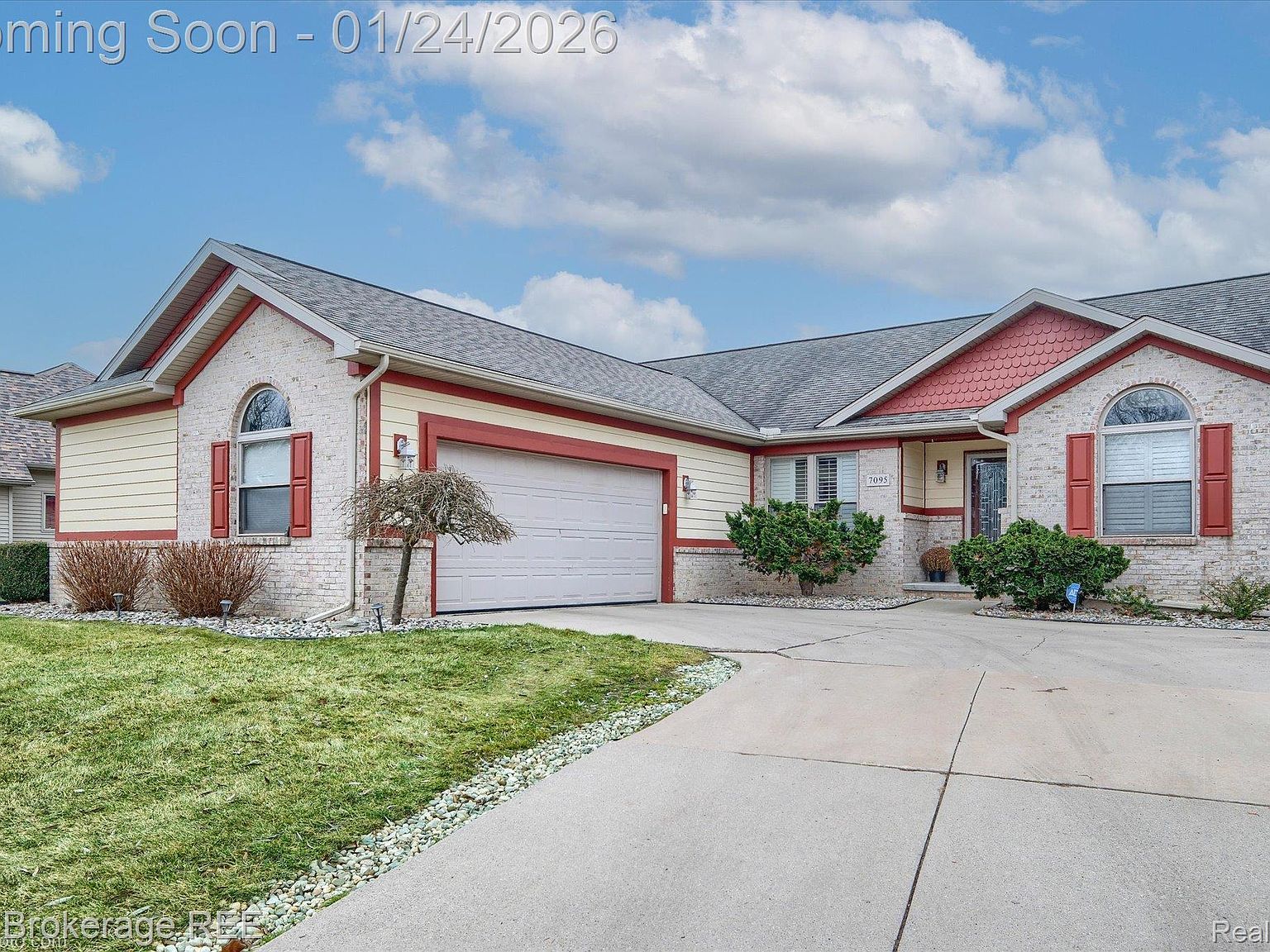 7095 Woods West Dr Flushing, MI 48433 - Thumbnail 2