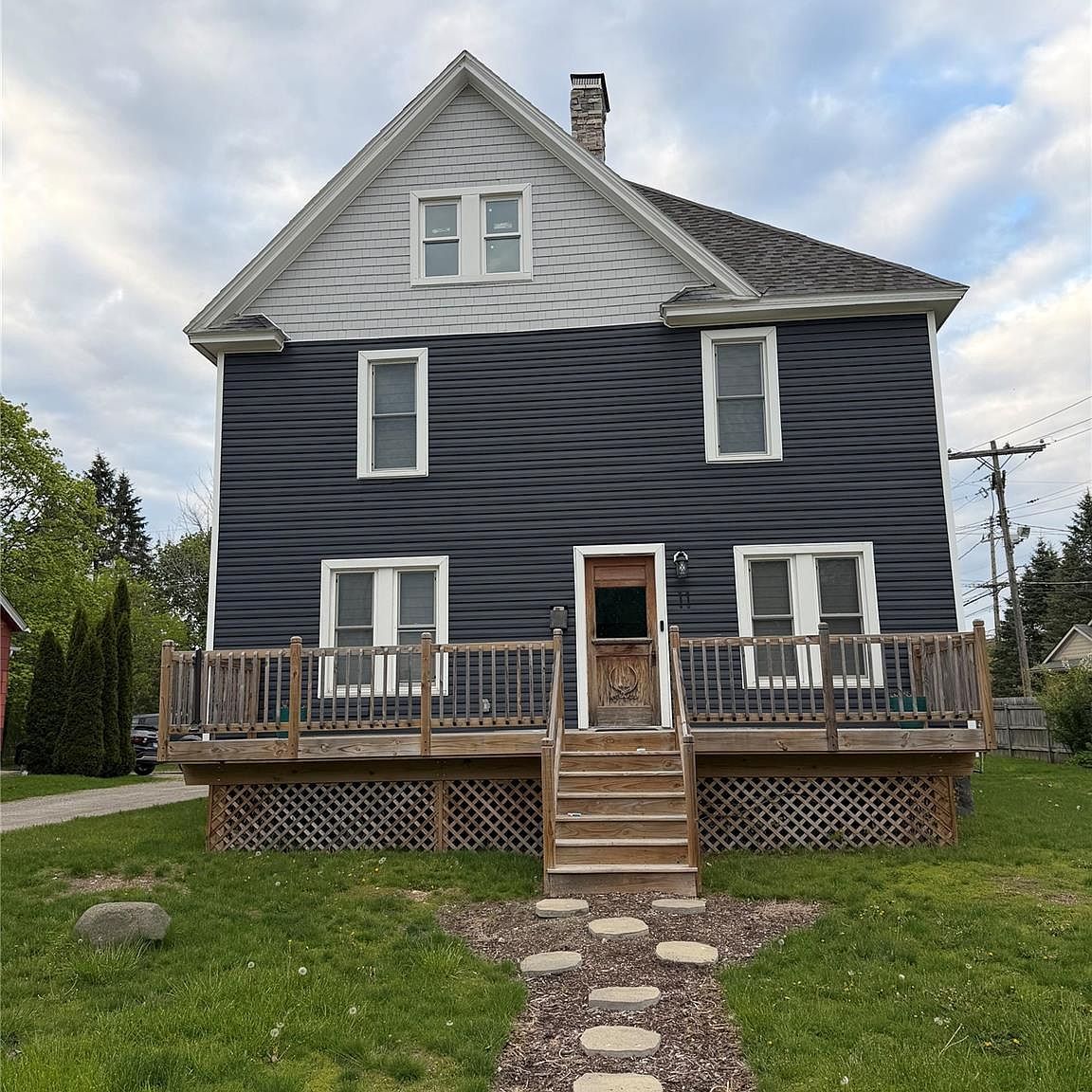 11 1st St Oxford, MI 48371, 48371