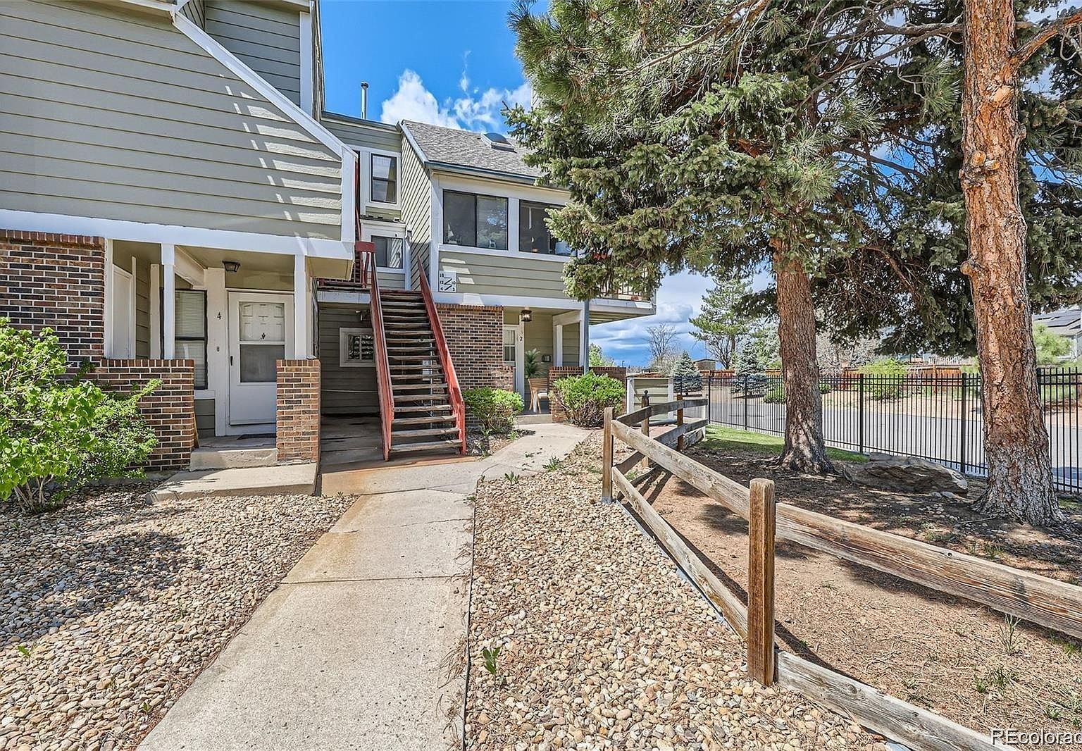 909 S Dawson Way UNIT 2 Aurora, CO 80012 - Thumbnail 2