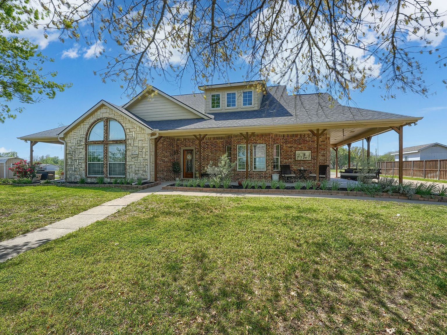 105 N Jones St Royse City, TX 75189  | Single Family