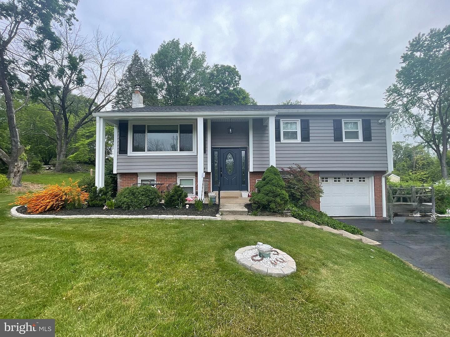 1669 Briarwood Ln Pottstown, PA 19464 - Thumbnail 2