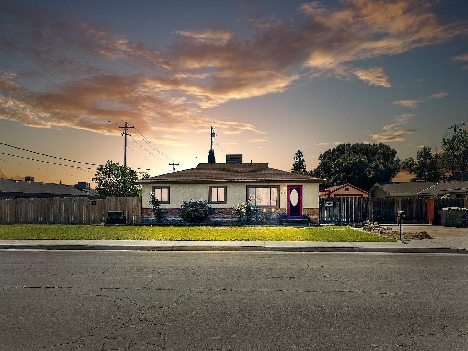 560 W Stuart Ave Clovis, CA 93612  | Single Family