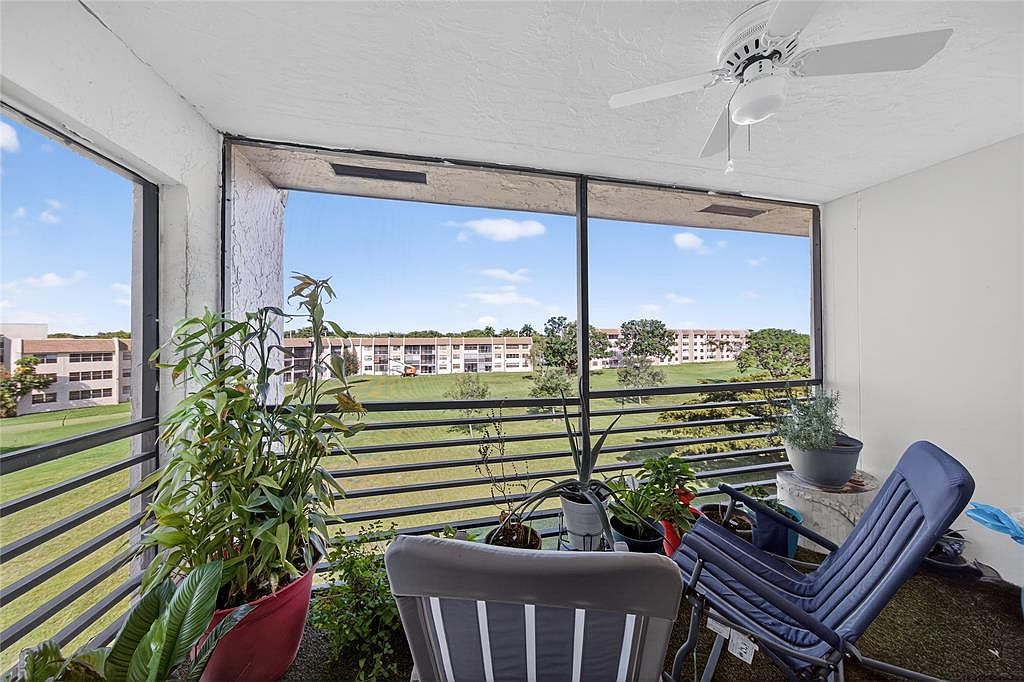 10145 Sunrise Lakes Blvd APT 406 Sunrise, FL 33322 - Thumbnail 2