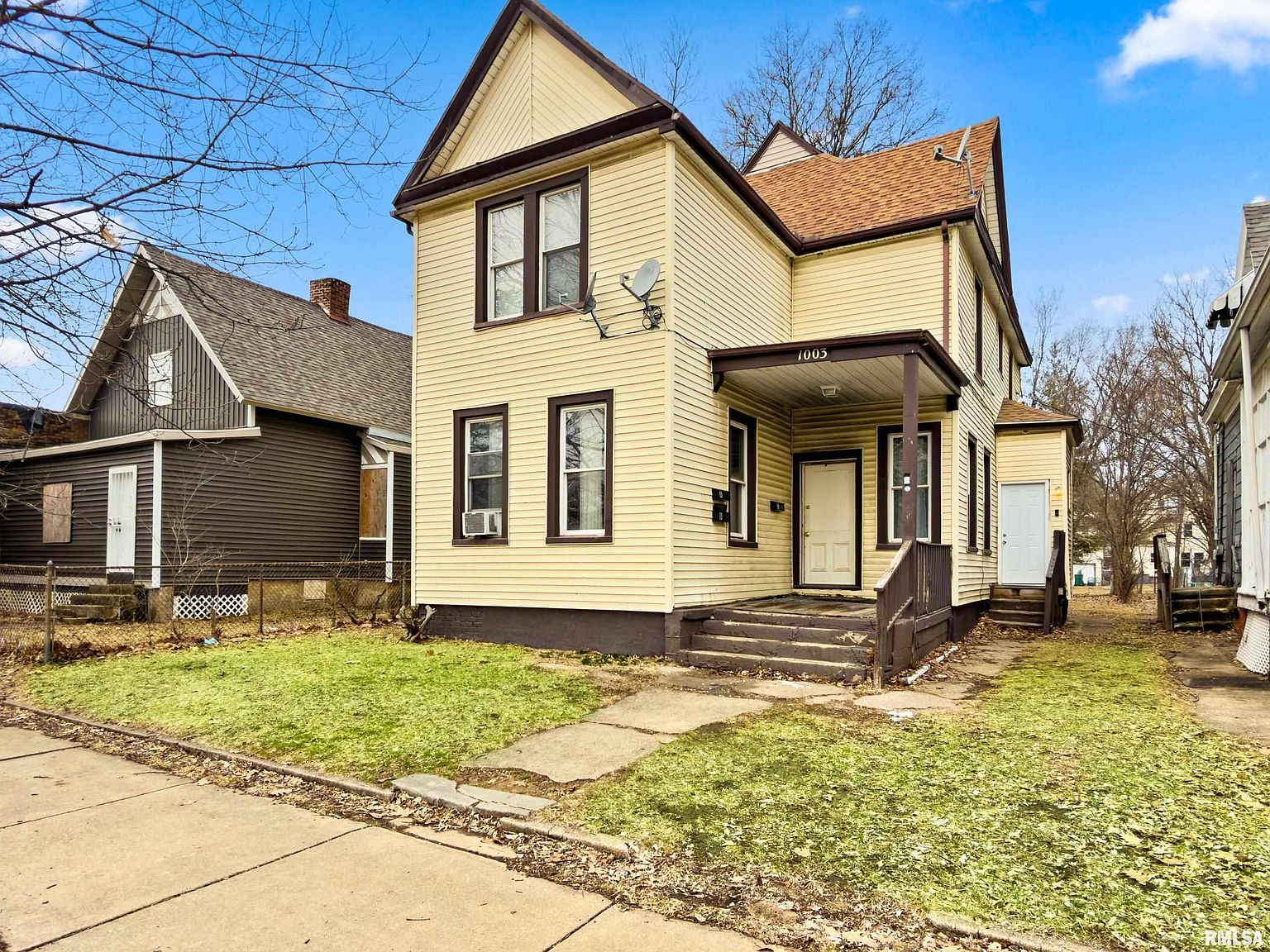 1003 NE Monroe St Peoria, IL 61603  | Multi Family