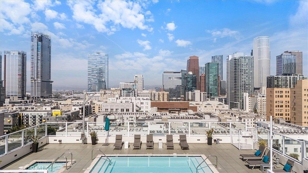 939 S Broadway Unit 203 Los Angeles, CA 90015  | Condominium