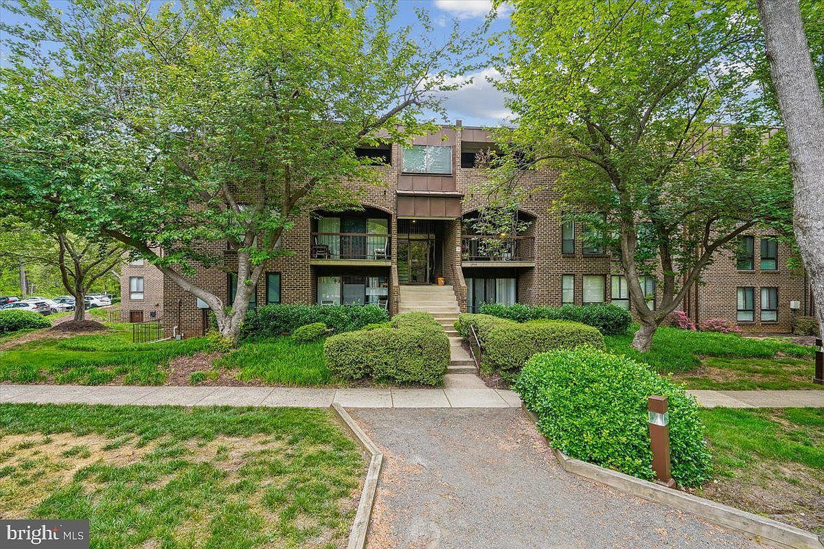 11256 Chestnut Grove Sq APT 23 Herndon, VA 20190, 20190