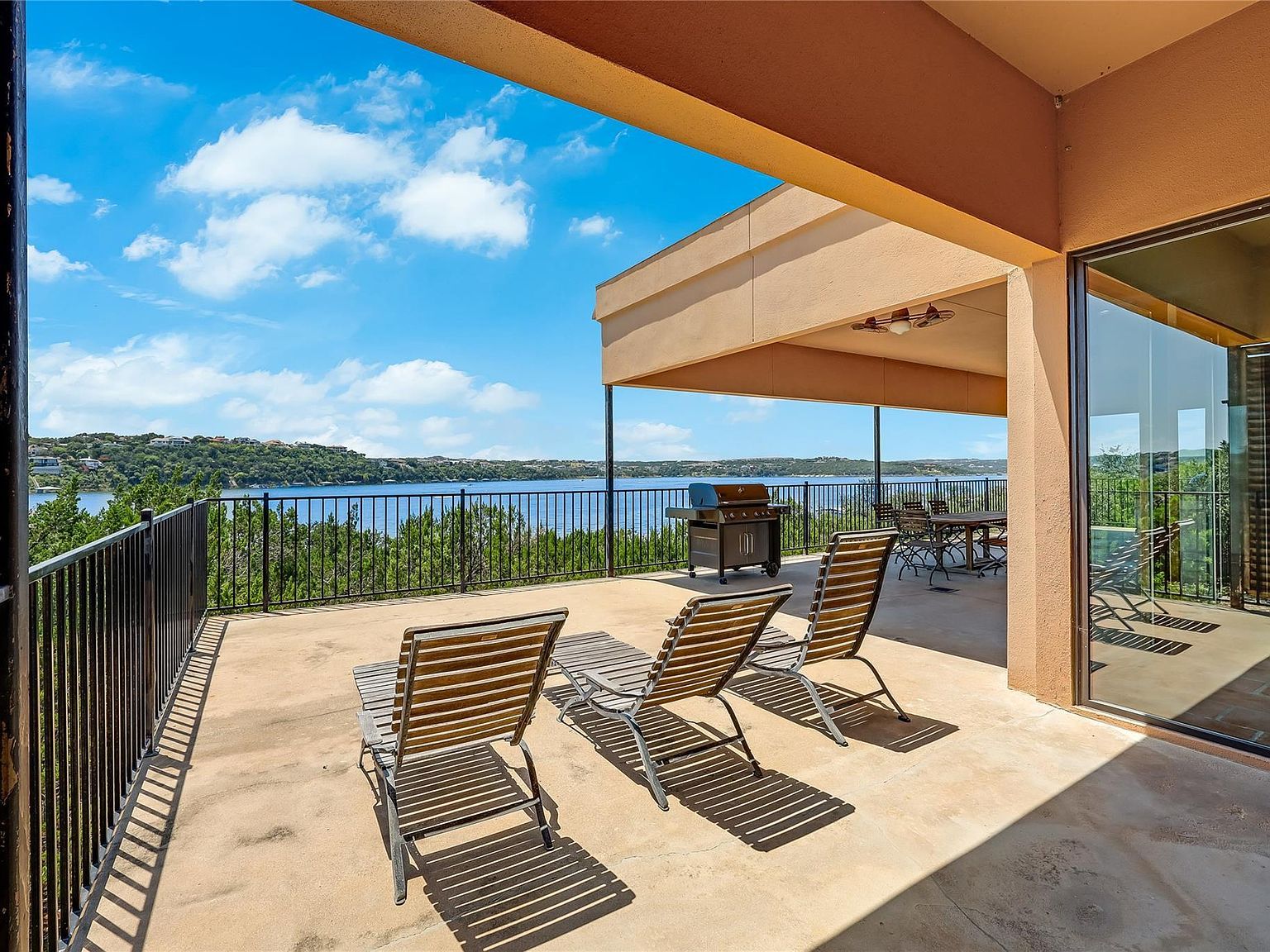 18703 Lakeland Dr Leander, TX 78645 - Thumbnail 2