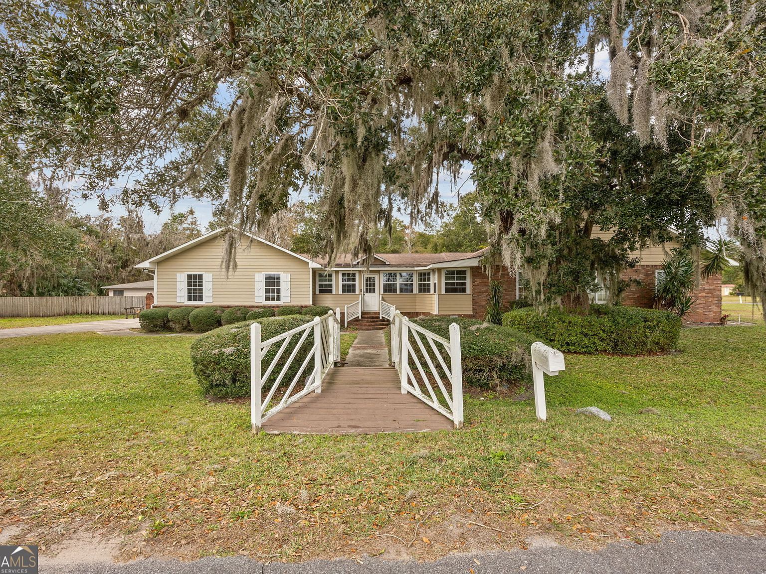 208 E Hall St Saint Marys, GA 31558 - Thumbnail 2