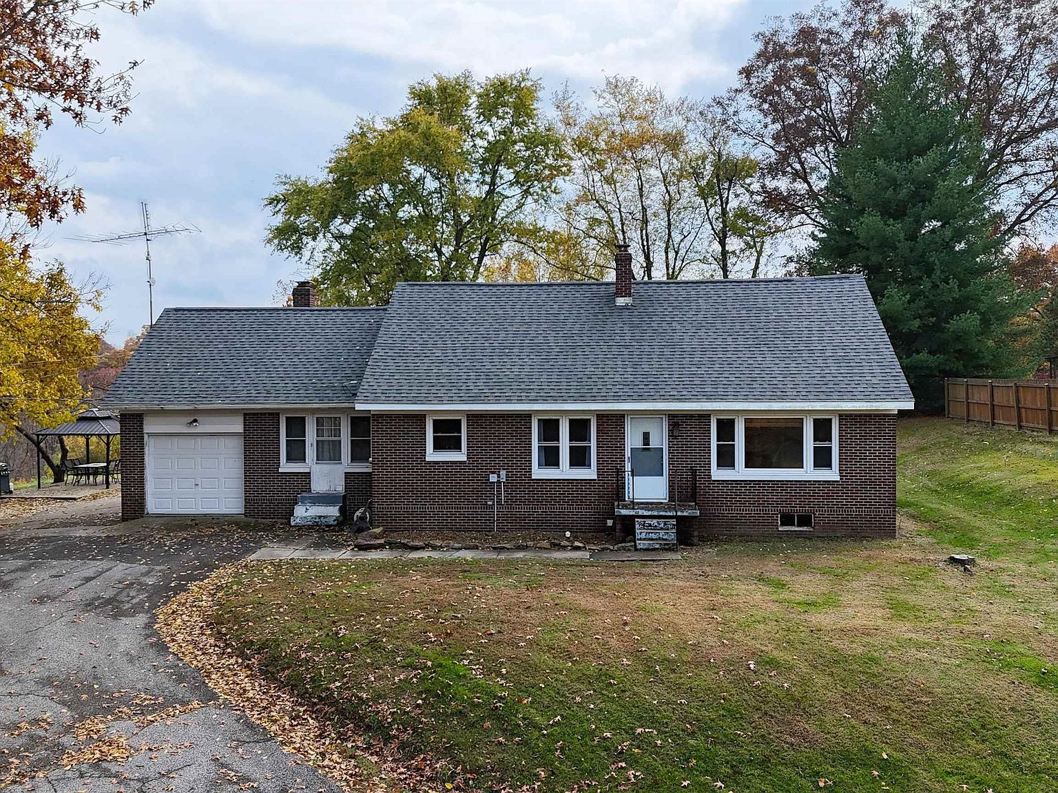 8264 E Schnellville Rd Birdseye, IN 47513 - Thumbnail 2