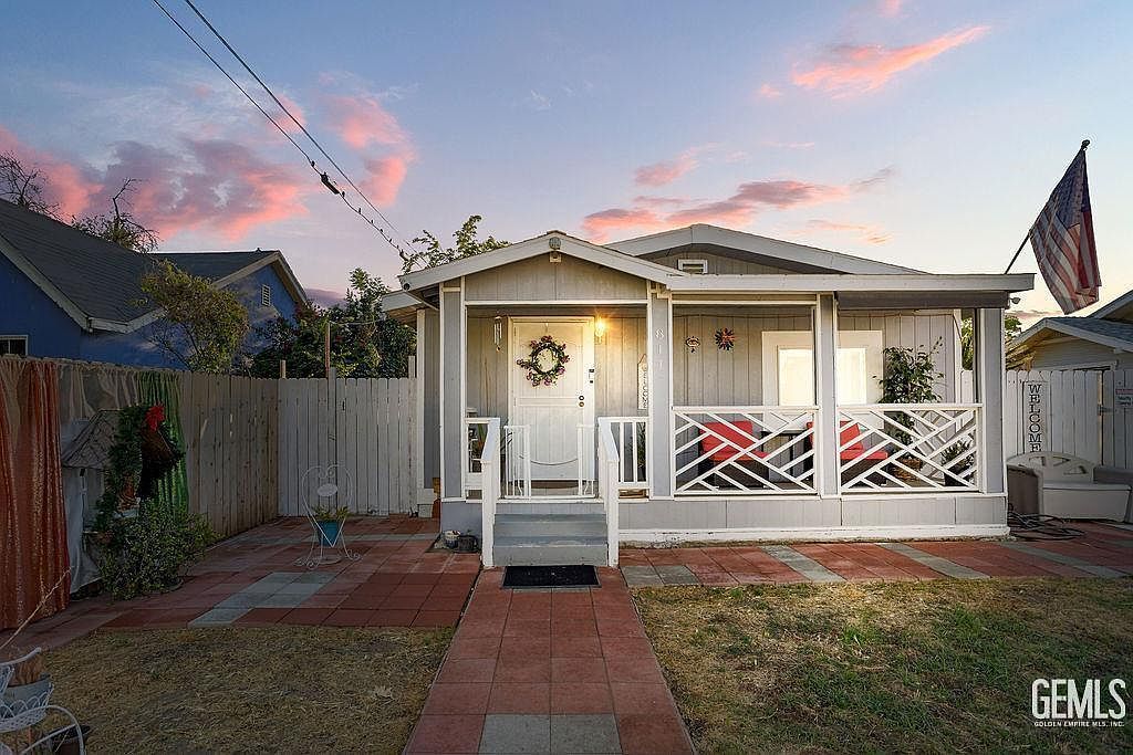 811 V St Bakersfield, CA 93304 - Thumbnail 2