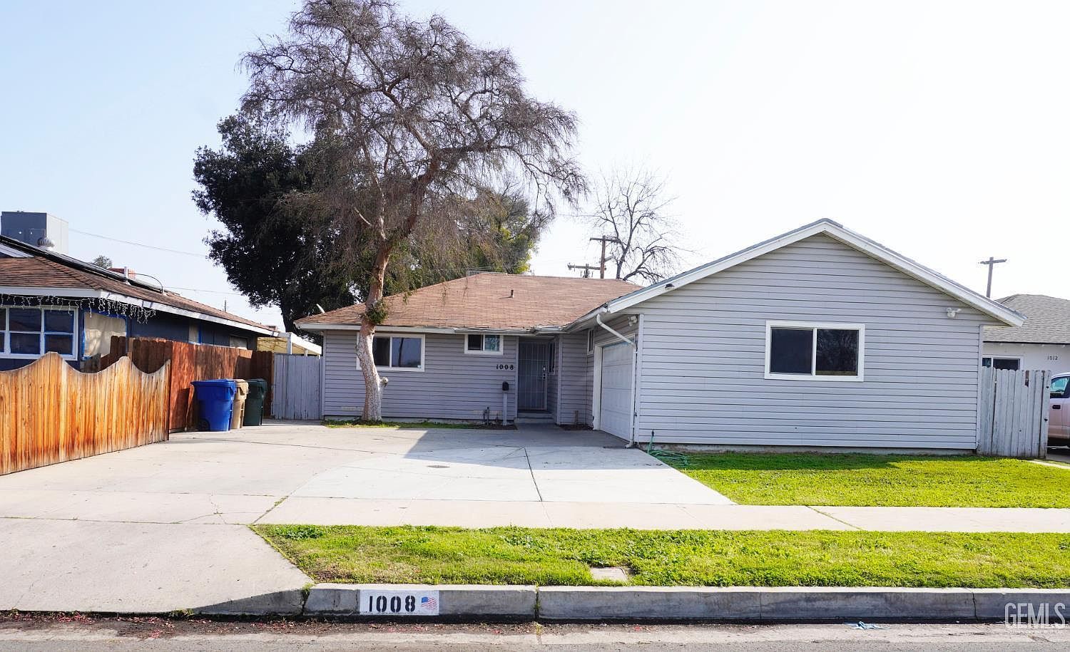 1008 Paloma St Bakersfield, CA 93304 - Thumbnail 2