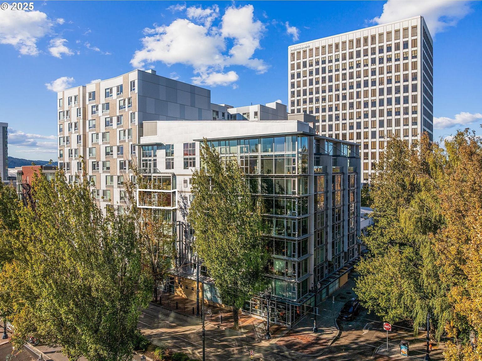 533 NE Holladay St APT 605 Portland, OR 97232 - Thumbnail 2